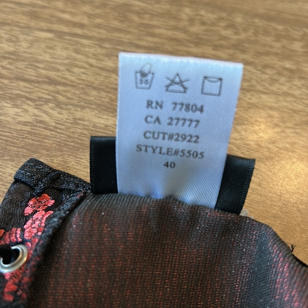 Vintage Y2K Corset Top Black & Red Satin Brocade Lace Trim Boning Hook & Eye 1X - Picture 10 of 14